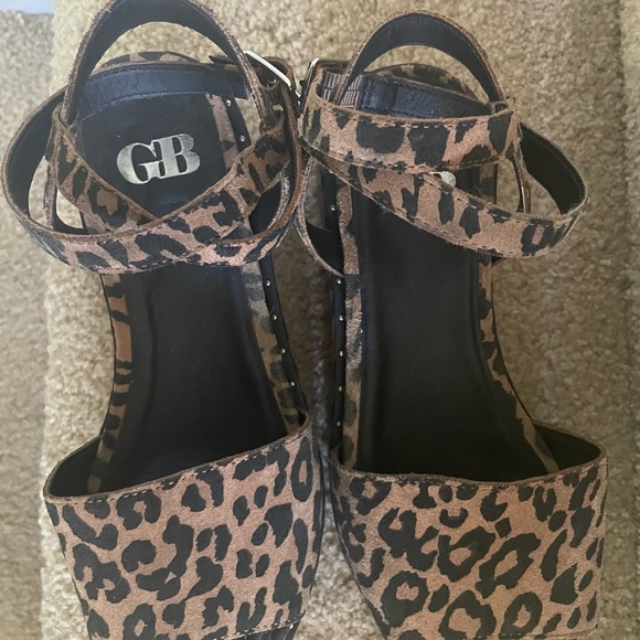 Gianni Bini platform sandals - Picture 2 of 4